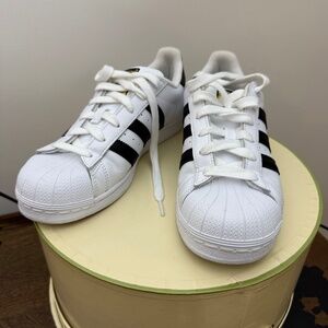 Adidas Superstar Women 7.5